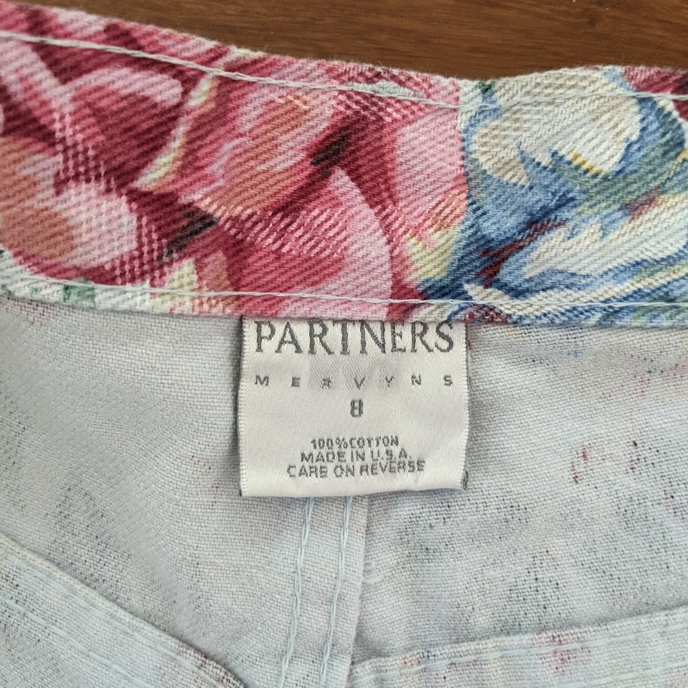 90’s Partners Mervyn's High Waisted Floral Shorts - Picture 4 of 8